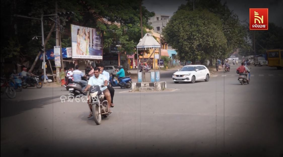 ପୂଜା ପୂର୍ବରୁ ସିଡିଏରେ ଟ୍ରାଫିକ୍ ବିପର୍ଯ୍ୟସ୍ତ, ଗାଏବ ଟ୍ରାଫିକ୍ ପୋଲିସ୍