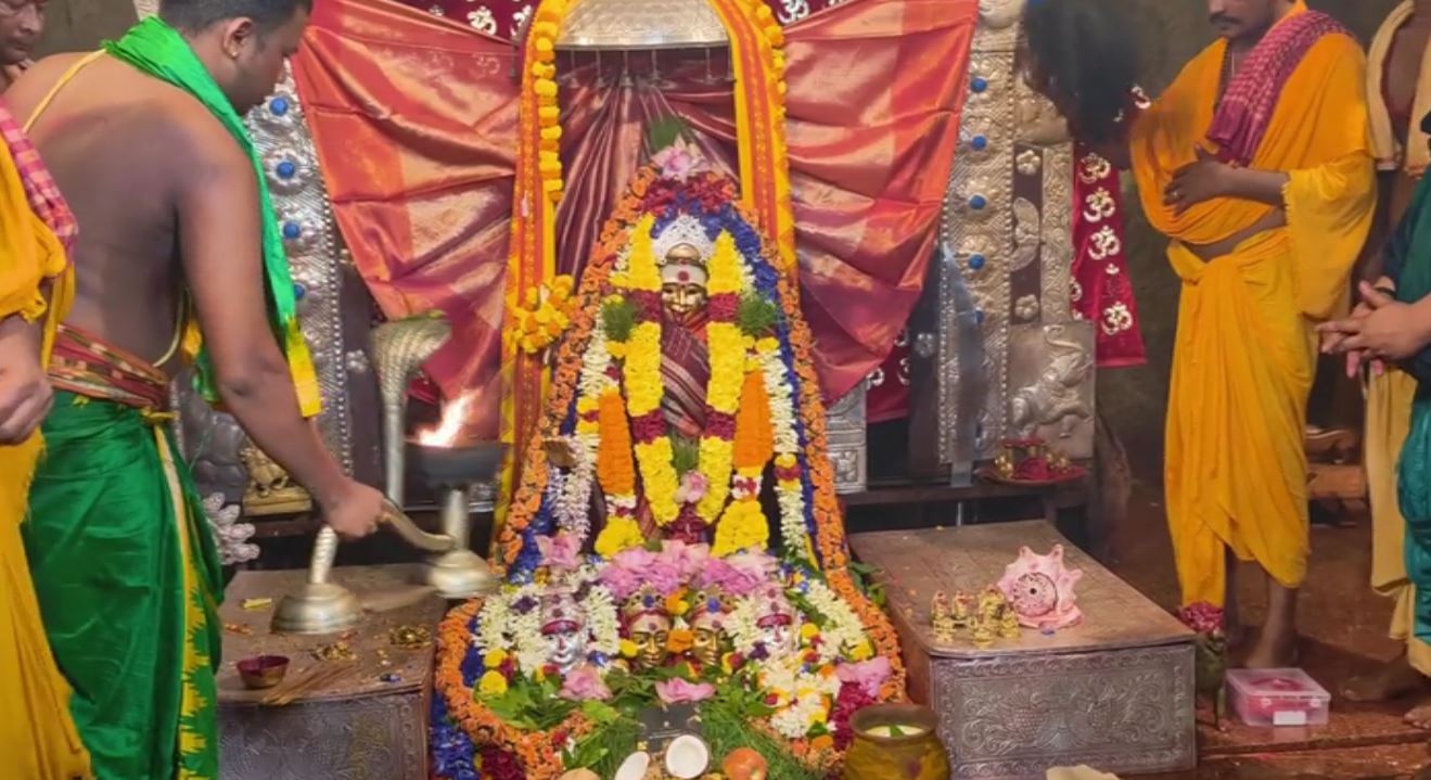 ମା’ ତାରାତାରିଣୀ ପୀଠରେ ଷୋଡ଼ଶ ଉପଚାର ପୂଜା, ଜମୁଛି ଭକ୍ତଙ୍କ ଭିଡ଼